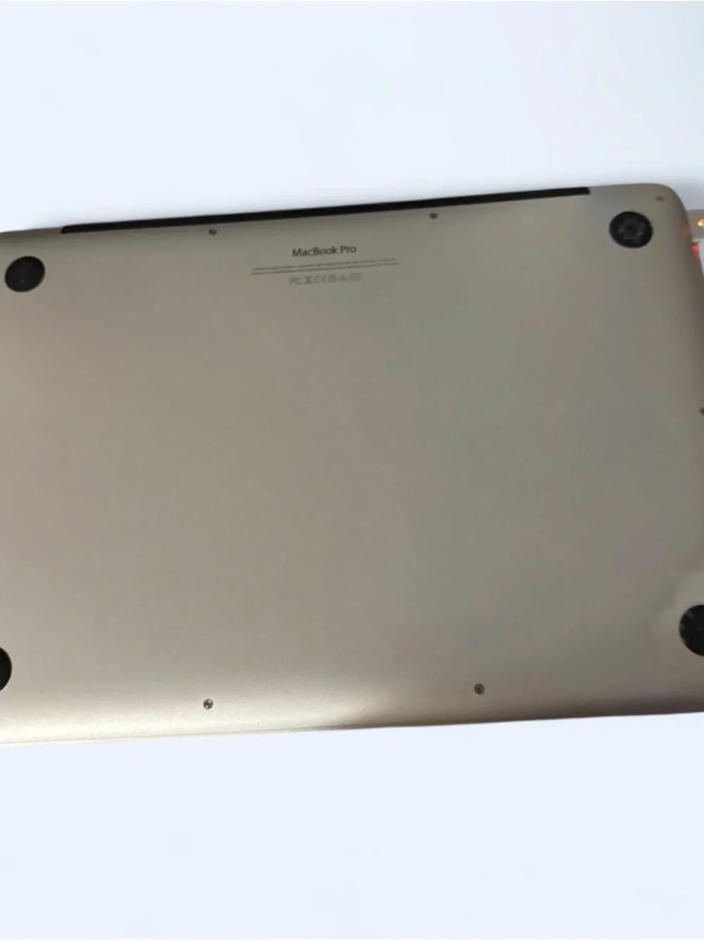 Apple MacBook Pro - Silver Aluminum